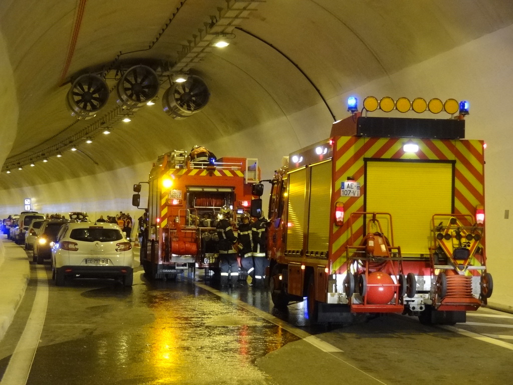 Figura 2. Ejercicio de emergencia en el túnel de Talent (Francia)